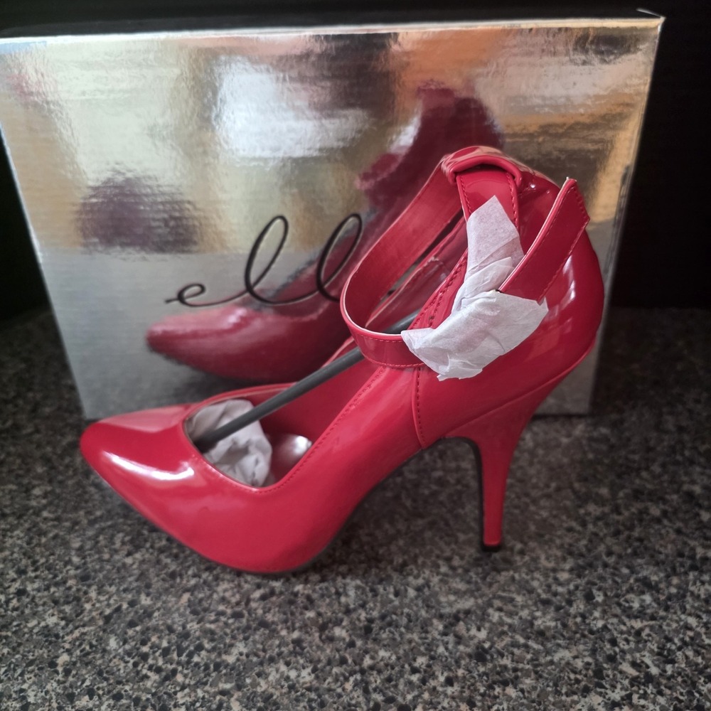 Ellie 8221 5" Heel Pumps w/ Ankle Strap Red Patent Women's Size 10 New In Box
